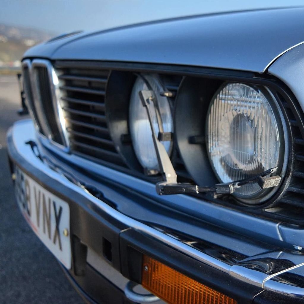1BMW E30 Headlight wipers p