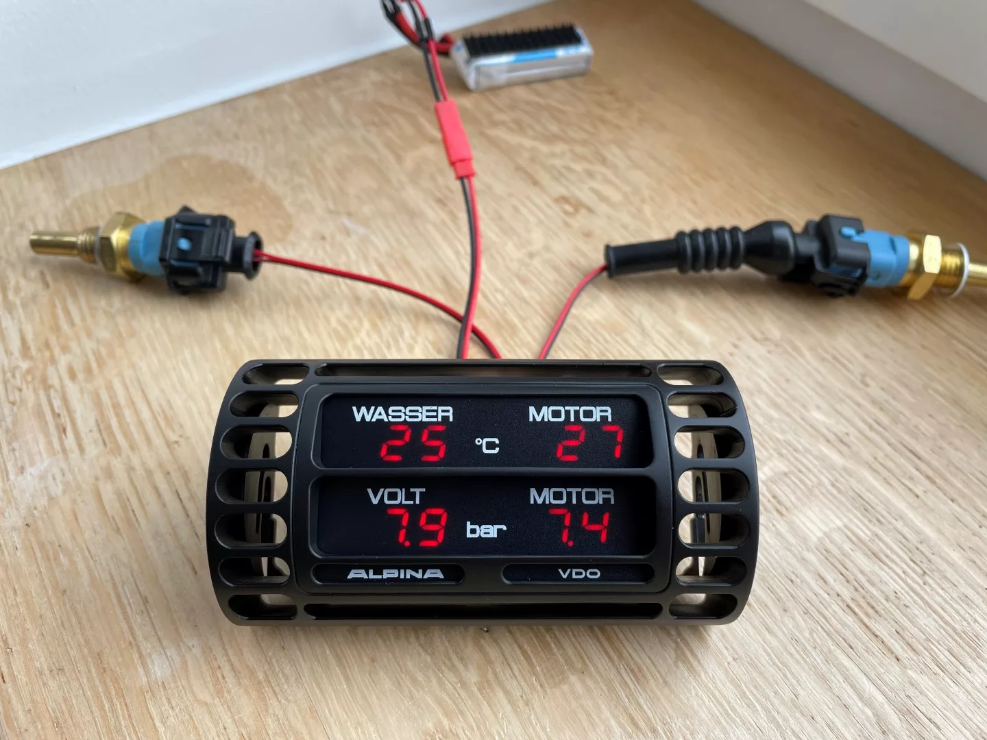 BMW E30 Custom Digital AC Vent Gauge (Coolant, Oil Temp, Oil Pressure, Voltage)