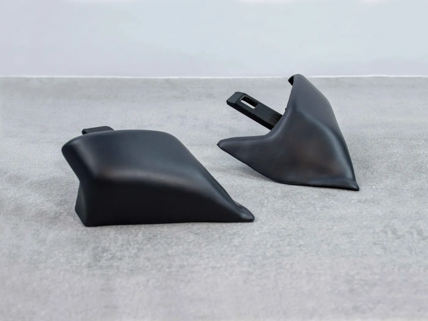 BMW e30 M-Tech 1 bumper end pieces – 51121953711/ 51121953712