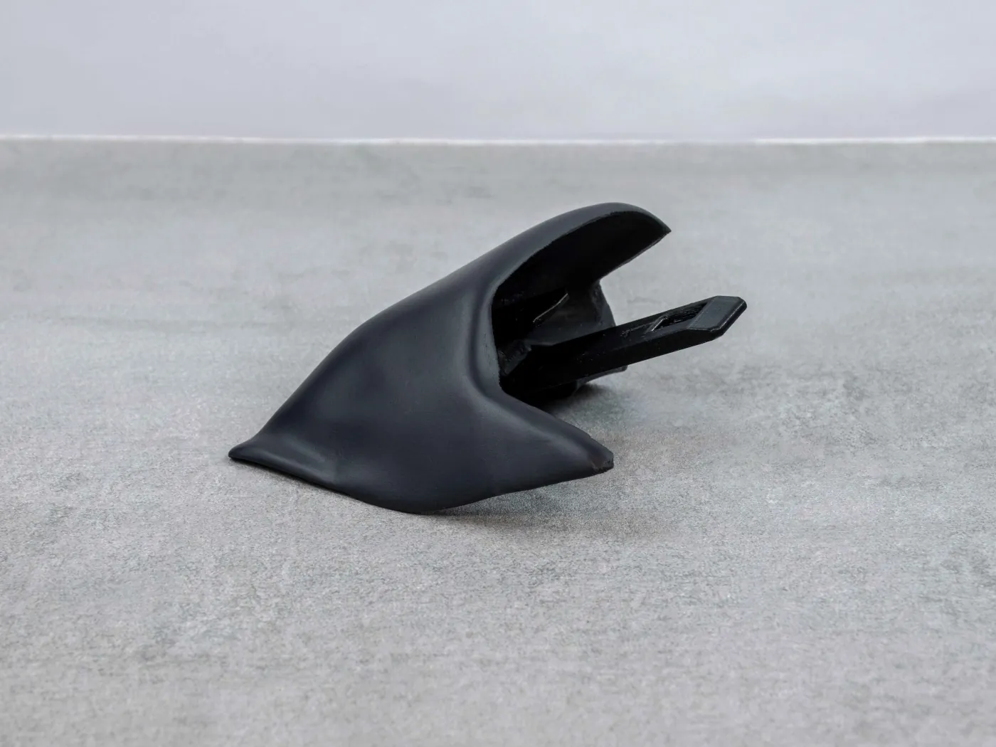 BMW e30 M-Tech 1 bumper end pieces – 51121953711/ 51121953712 - Image 4